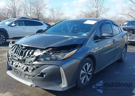 2017 Toyota Prius Prime Premium из США, поврежденный, VIN JTDKARFP8H3056423